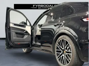 Cayenne E-Hybrid 470hp Pano HUD