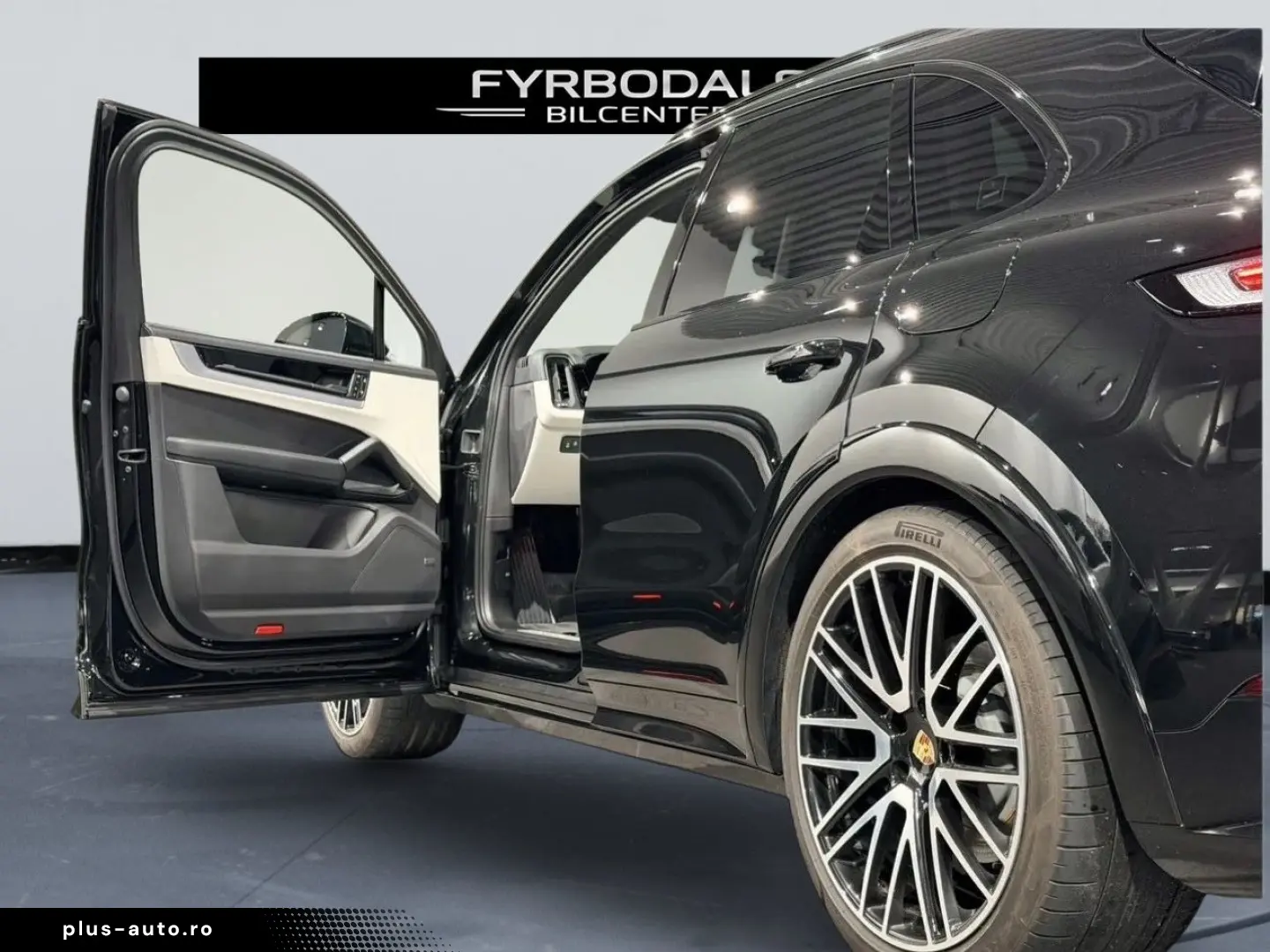 Cayenne E-Hybrid 470hp Pano HUD