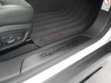 Taycan GTS