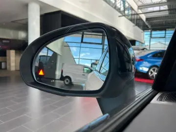 GLC 43 4MATIC Premium Plus  Digital Light