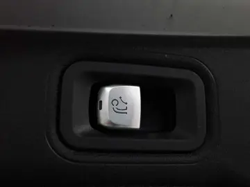 E 220d 9G- AMG AHK Beam BusiP MBUX KAM