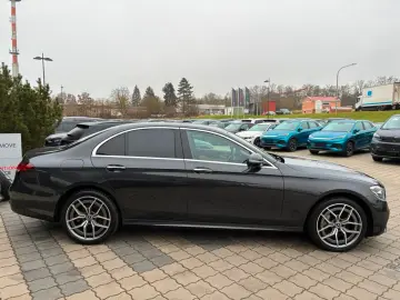 E 300 e AMG Line 4Matic (EURO 6d)