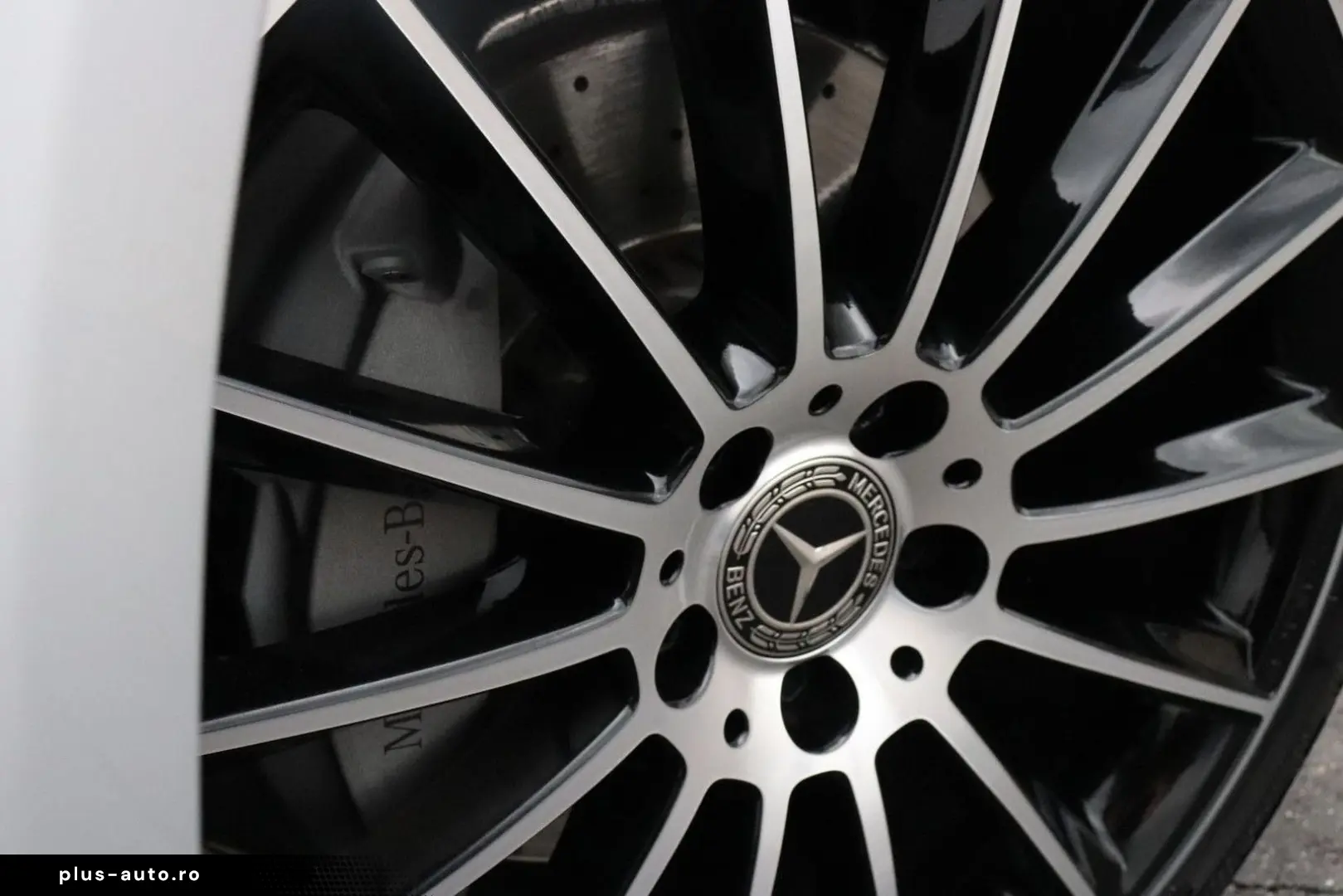 E 200 Coupé Premium Plus   AMG-LINE   WIDESCREEN