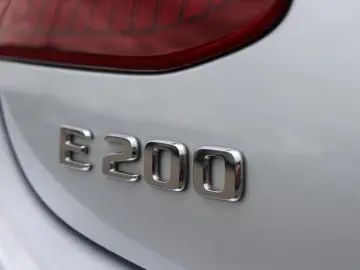 E 200 Coupé Premium Plus   AMG-LINE   WIDESCREEN