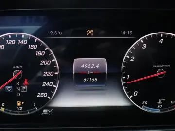 E 200 Coupé Premium Plus   AMG-LINE   WIDESCREEN