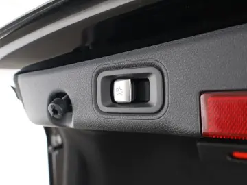 E 300 e AMG SHD AHK Distronic Burmester Kamera