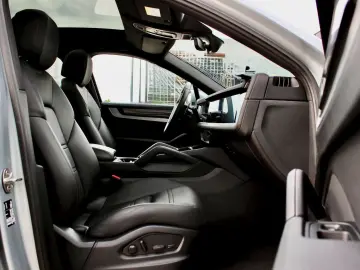 Cayenne Coupé  Dolomitsilber  B-Display HUD