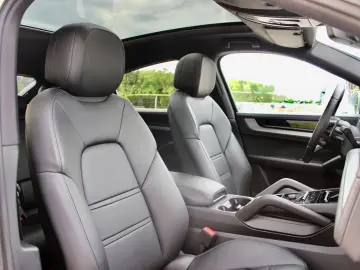 Cayenne Coupé  Dolomitsilber  B-Display HUD