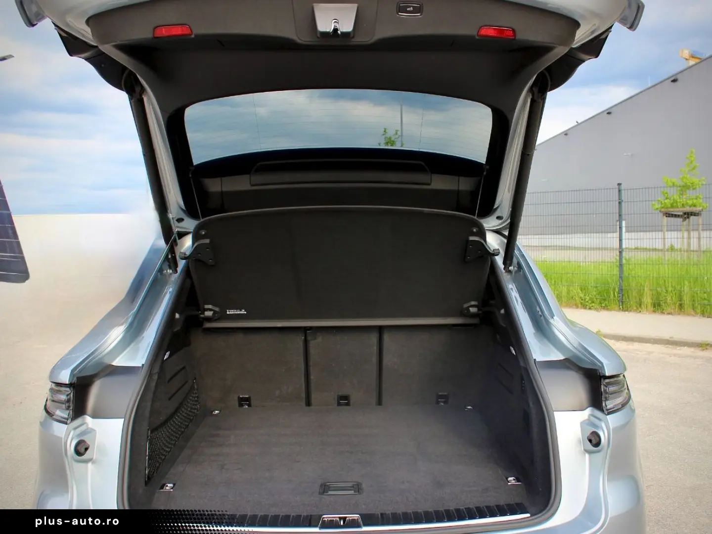 Cayenne Coupé  Dolomitsilber  B-Display HUD