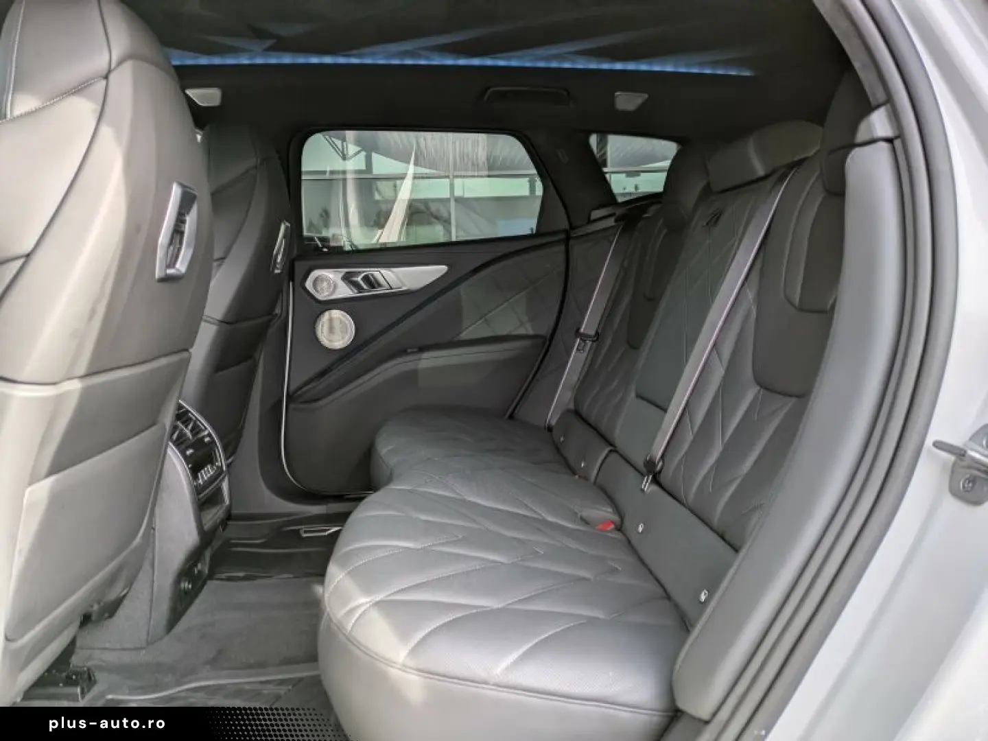 XM M Drivers Bowers SoftClose Massage Ventilation