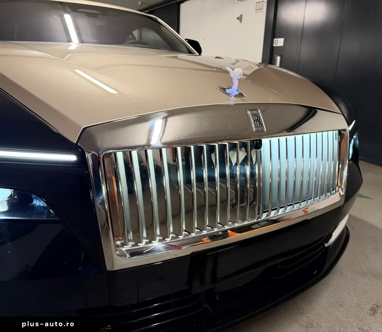 SPECTRE DUO-TONE STARLIGHT BESPOKE FULLOPTION!!!