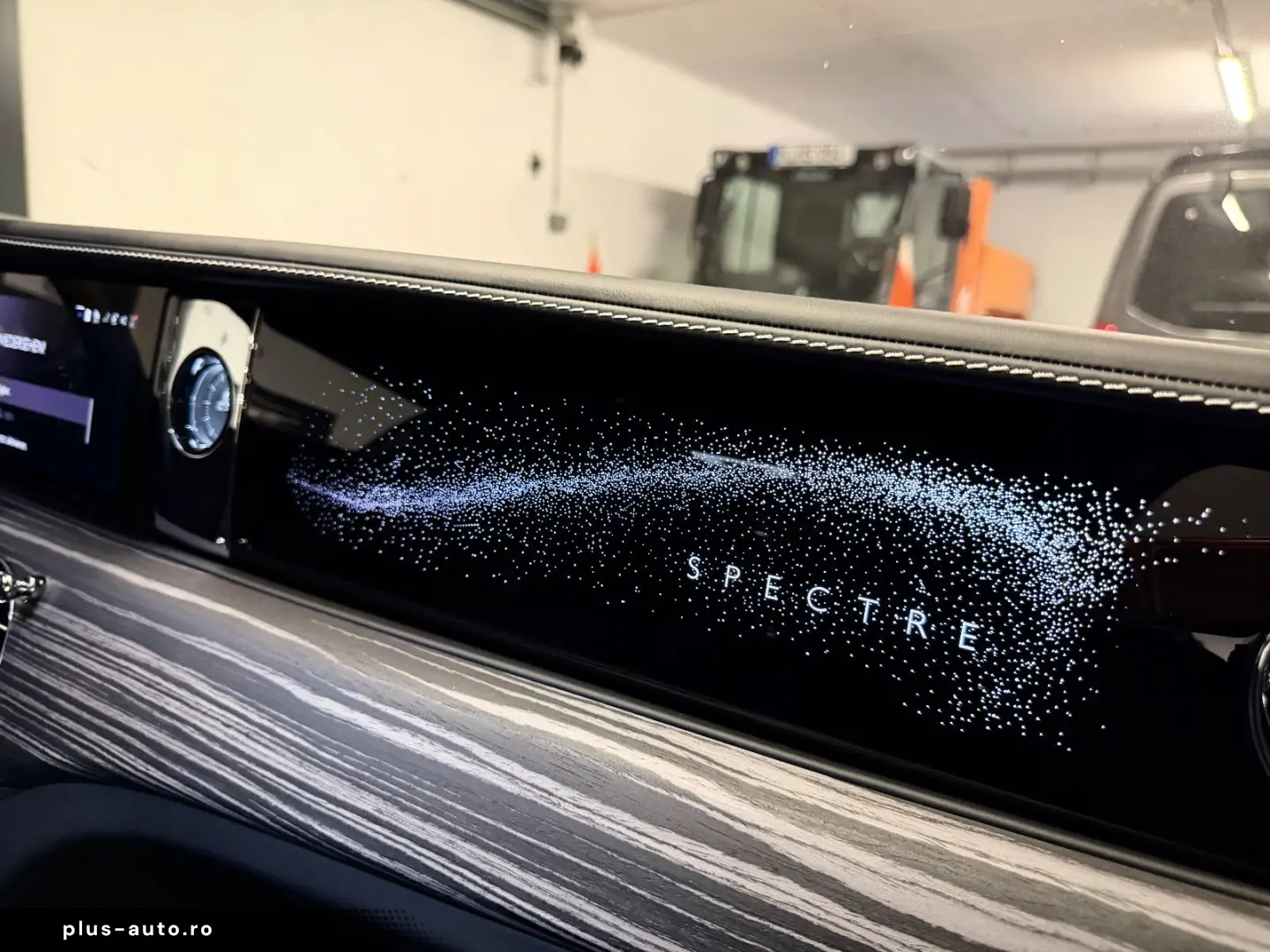 SPECTRE DUO-TONE STARLIGHT BESPOKE FULLOPTION!!!