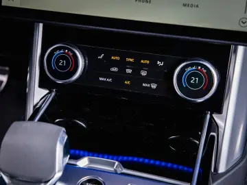 Range Rover 4.4 P530 Autobiography  24-way  Exec