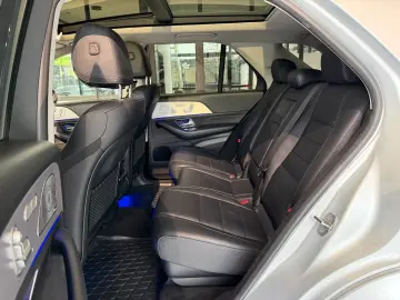 GLE 300 d 4M  AMG NIGHT ACC PANO MASSAGE 7-SITZE