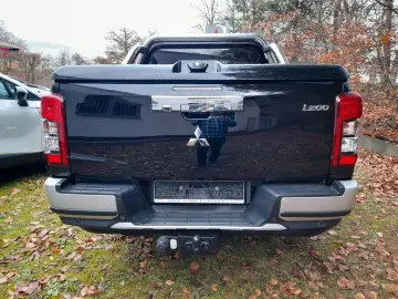 L200 Top Doppelkabine 4WD AHK Navi