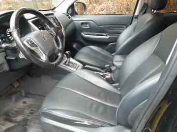 L200 Top Doppelkabine 4WD AHK Navi