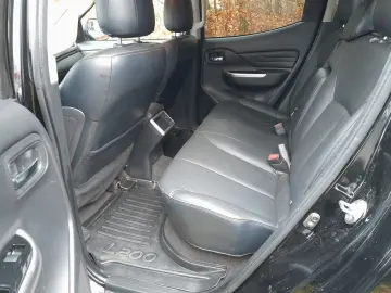 L200 Top Doppelkabine 4WD AHK Navi