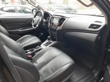 L200 Top Doppelkabine 4WD AHK Navi