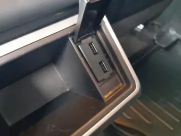 L200 Top Doppelkabine 4WD AHK Navi