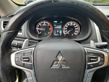 L200 Top Doppelkabine 4WD AHK Navi