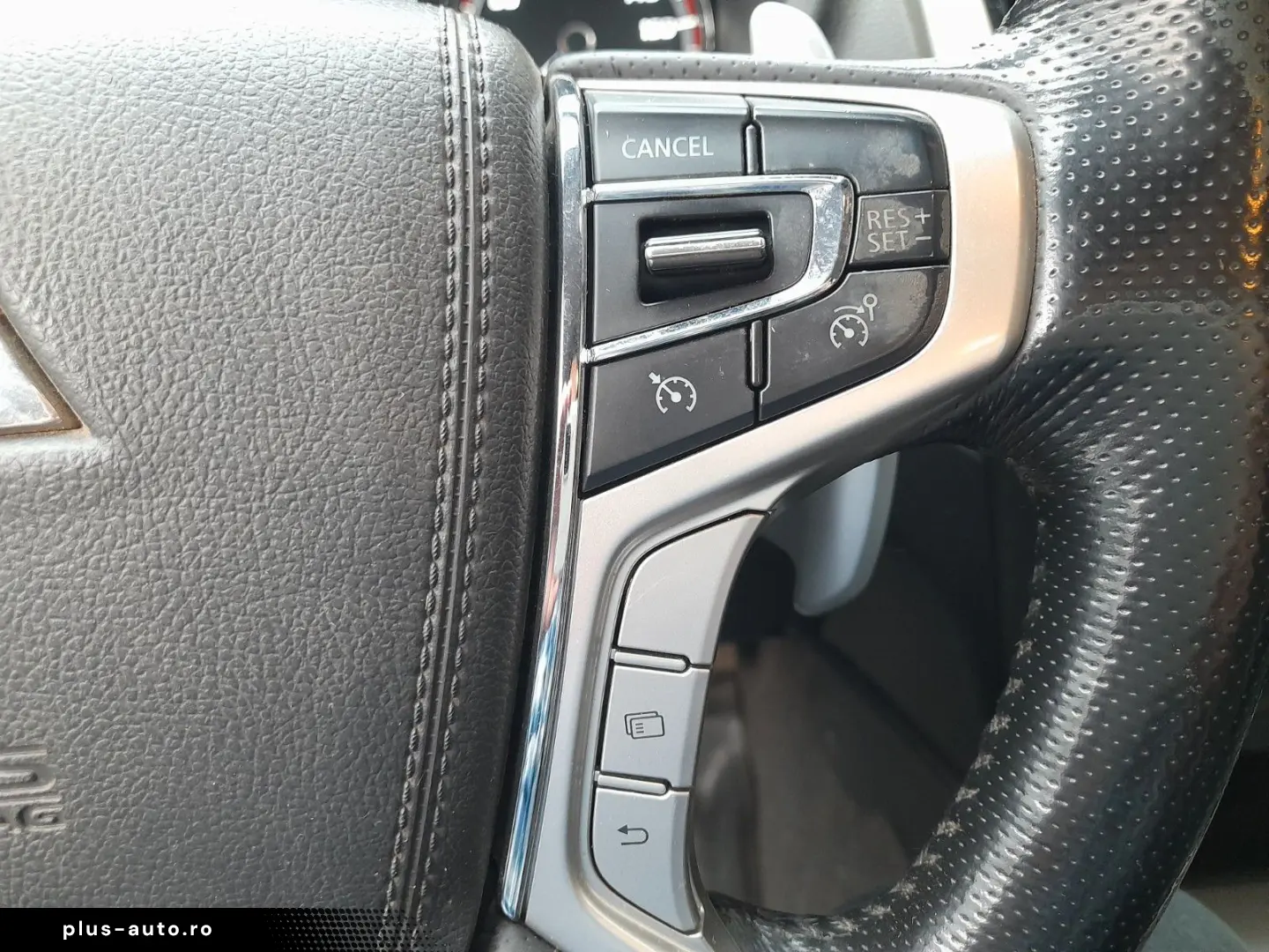 L200 Top Doppelkabine 4WD AHK Navi