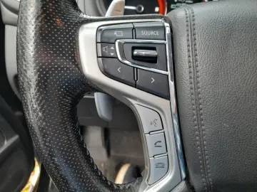 L200 Top Doppelkabine 4WD AHK Navi