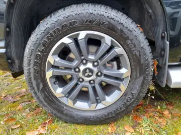 L200 Top Doppelkabine 4WD AHK Navi