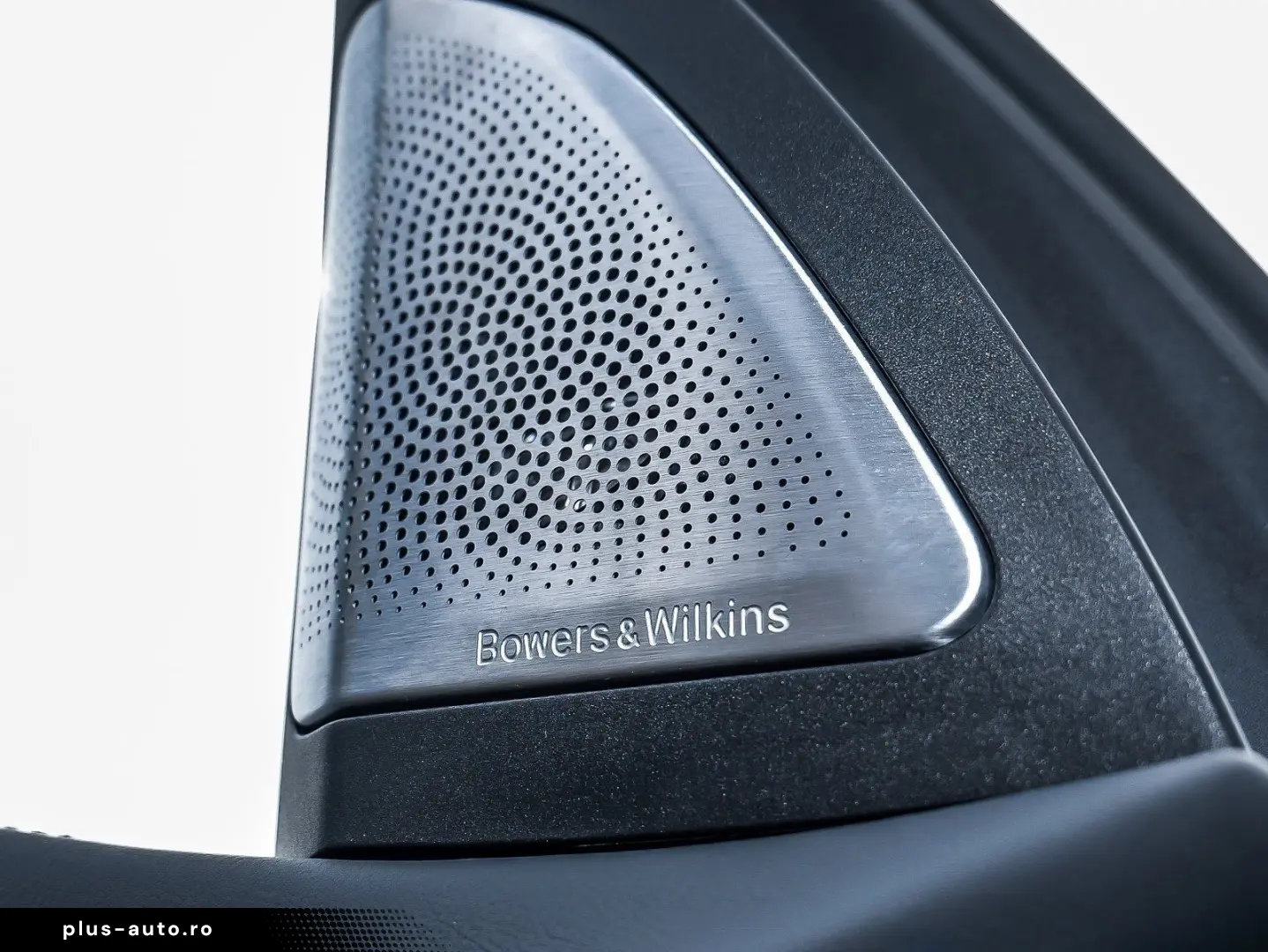 X7 xDr40d MSp HUD Bowers&W Massage Ventilation SoftClose 360