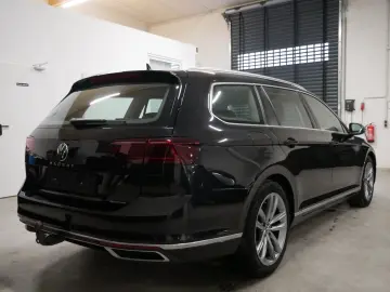 Passat Variant ELEGANCE 4M ACC 360 K TOTW AHK NV