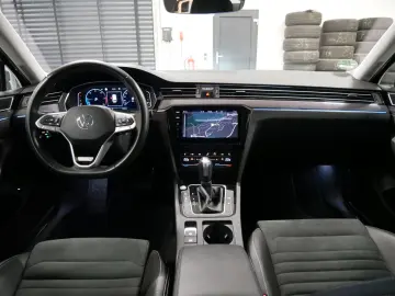 Passat Variant ELEGANCE 4M ACC 360 K TOTW AHK NV