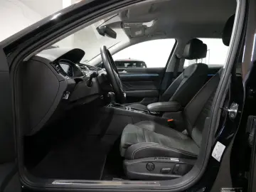 Passat Variant ELEGANCE 4M ACC 360 K TOTW AHK NV