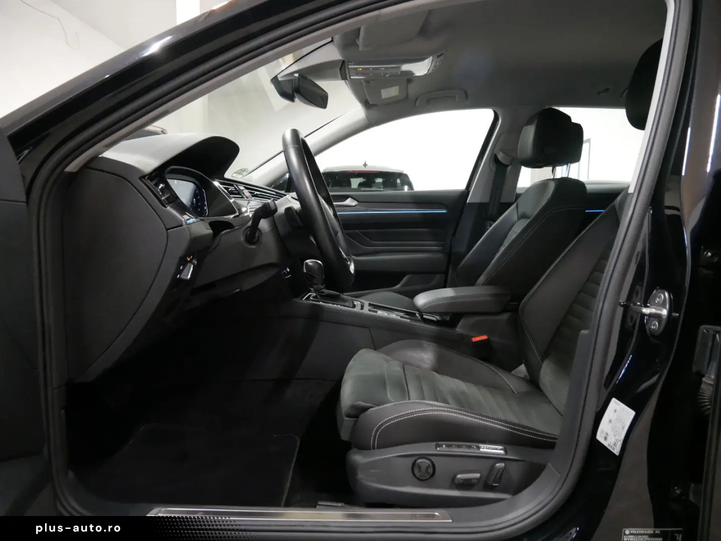 Passat Variant ELEGANCE 4M ACC 360 K TOTW AHK NV