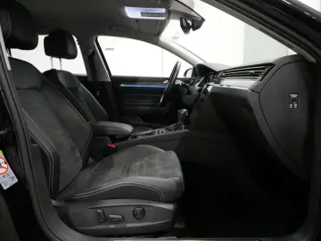 Passat Variant ELEGANCE 4M ACC 360 K TOTW AHK NV