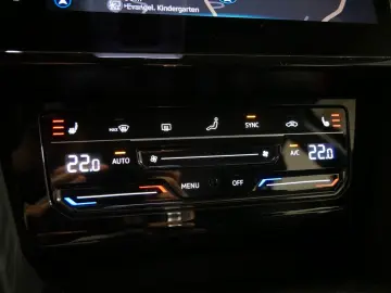 Passat Variant ELEGANCE 4M ACC 360 K TOTW AHK NV