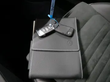 Passat Variant ELEGANCE 4M ACC 360 K TOTW AHK NV