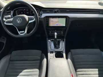 Passat Variant 2.0 TDI DSG 4M Elegance AHK Pano