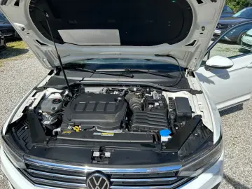 Passat Variant 2.0 TDI DSG 4M Elegance AHK Pano