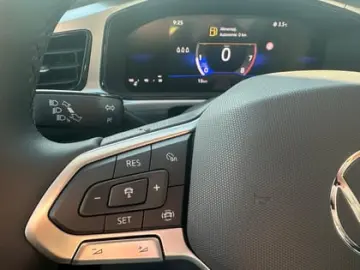 VW T-Roc Advanced 1.0 TSI