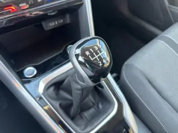 VW T-Roc Advanced 1.0 TSI