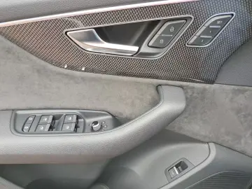 Audi SQ7 TFSI quattro