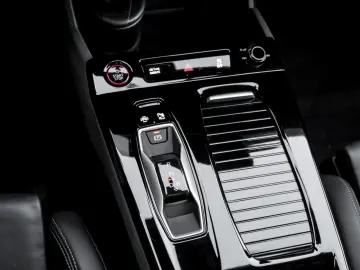 SQ6 e-tron quattro B&O 360CAM ALU20 eKLAPPE NAVI