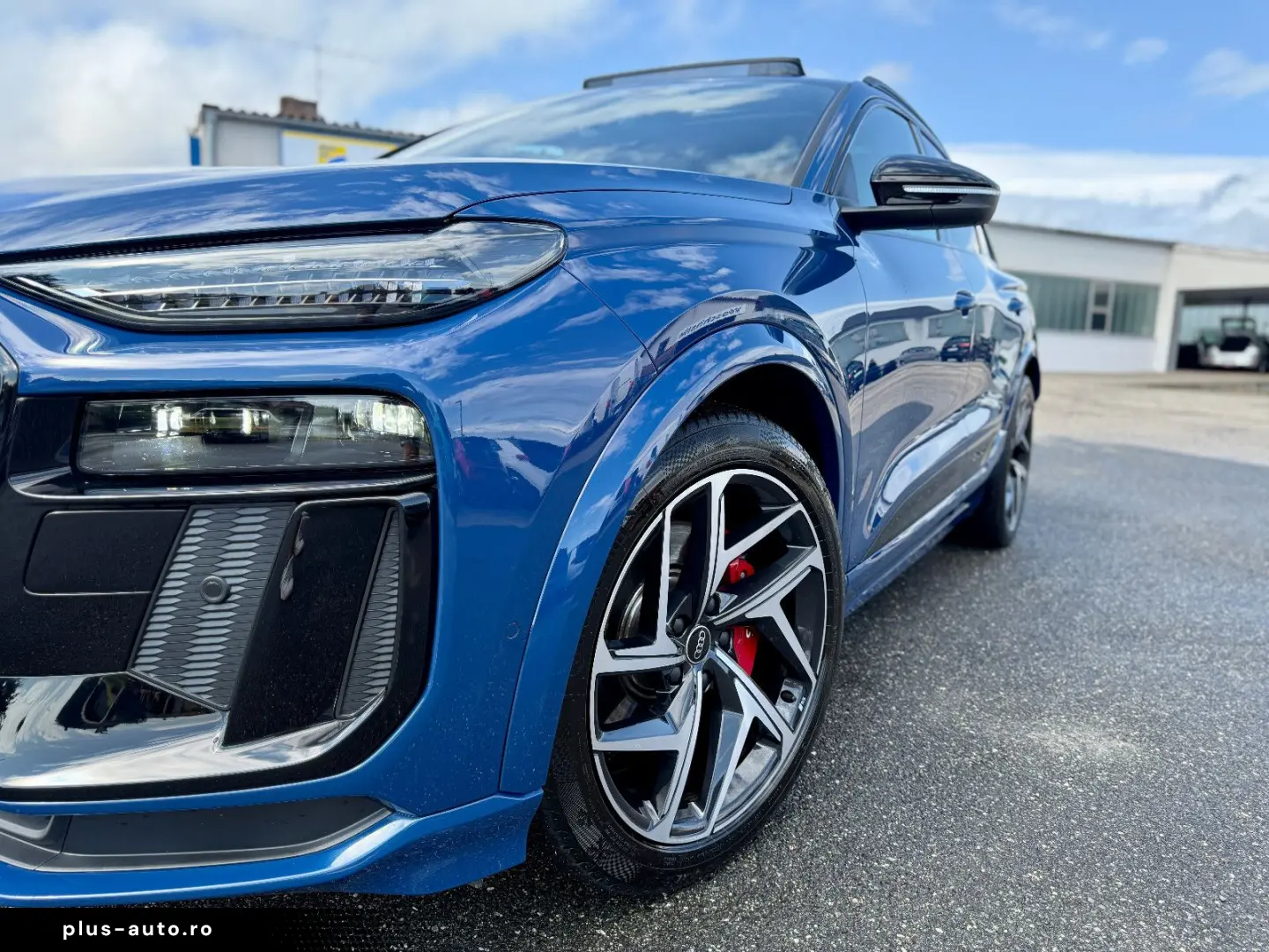 SQ6 e-tron 360 kW quattro edition one blue NP120