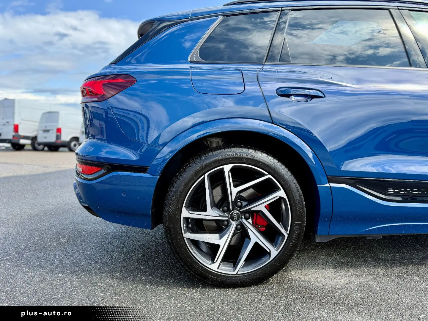 SQ6 e-tron 360 kW quattro edition one blue NP120