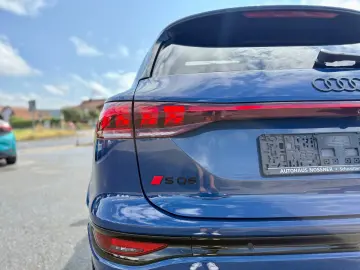 SQ6 e-tron 360 kW quattro edition one blue NP120