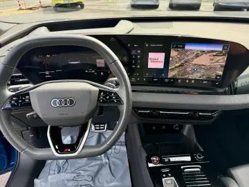 SQ6 e-tron 360 kW quattro edition one blue NP120