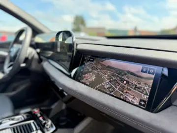 SQ6 e-tron 360 kW quattro edition one blue NP120