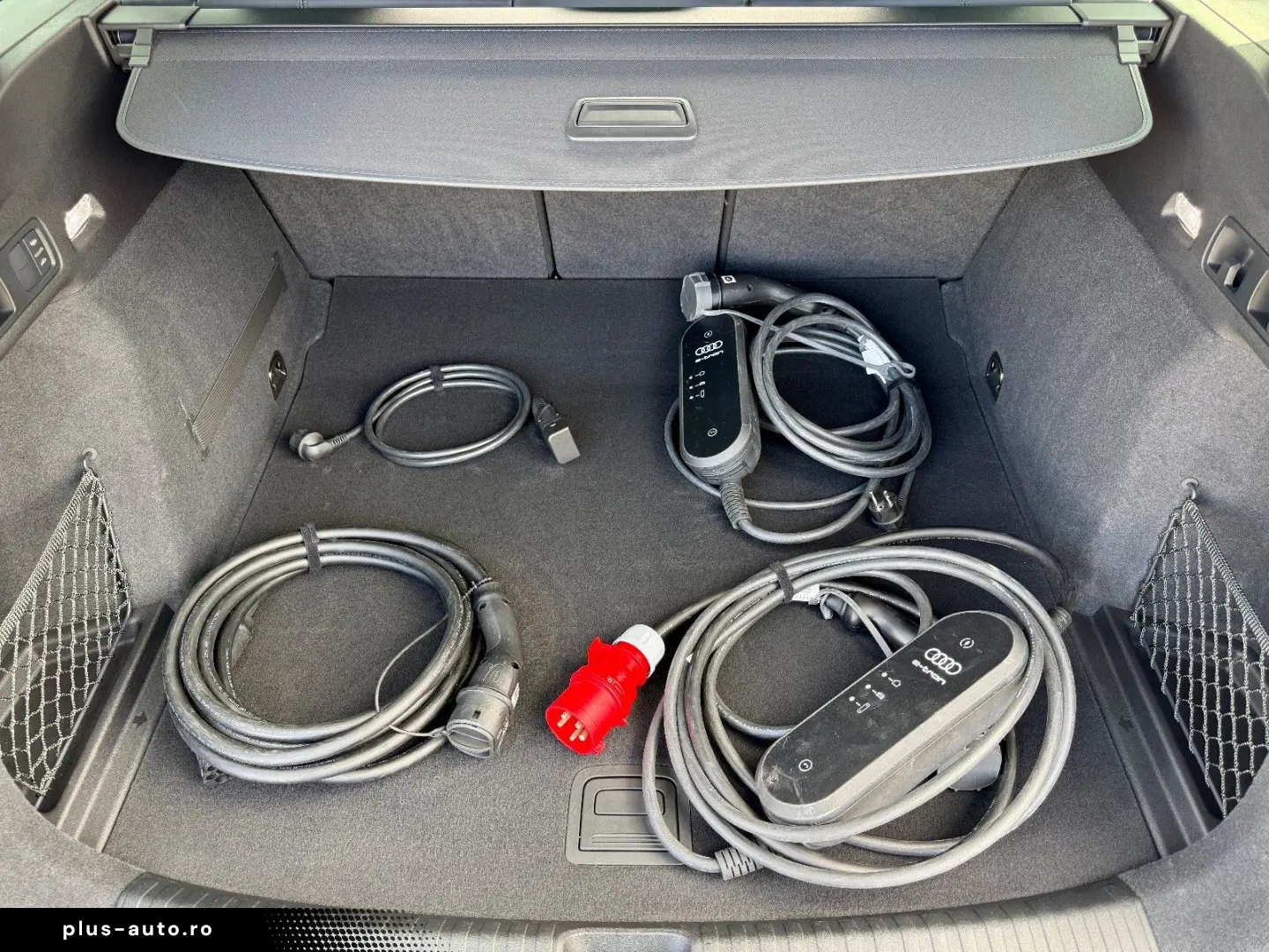 SQ6 e-tron 360 kW quattro edition one blue NP120