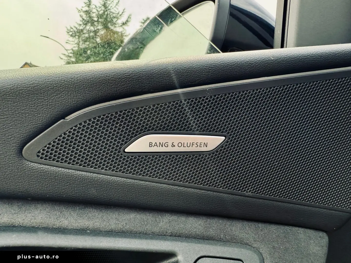 SQ6 e-tron 360 kW quattro edition one blue NP120