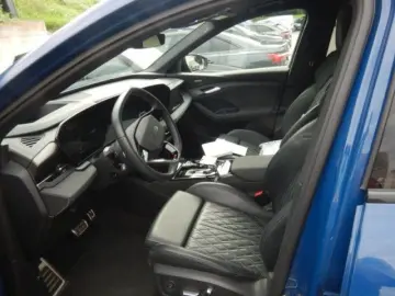 SQ6 e-tron quattro edition one blue Panoramadach