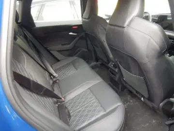 SQ6 e-tron quattro edition one blue Panoramadach